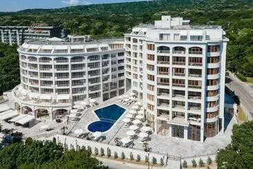 Continental Apartments