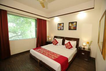 Picasso Residency Hotel In Naraina Vihar Delhi
