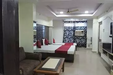 Hotel Luxury Stay Metro Regency