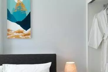 ホテル Marina Suites Apartment