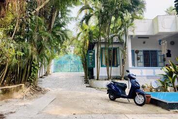 Pensionat Petit Ana Beach Retreat