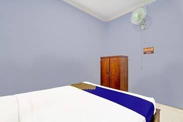 Spot On 91356 Hotel Mustika 2 Syariahnearalun Alun Blora