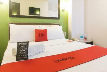 בית מלון כפרי Reddoorz @ Express Inn Lapu Lapu