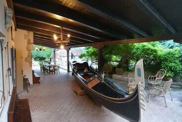 بنسيون Ca Dea Gondola