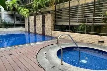 هتل آپارتمان Luna Staycation
