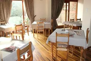Majatalo Cosy Corner Guest House, George