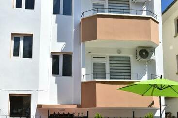 پانسیون Guest House Daris Aphrodeya къща за гости дарис афродея