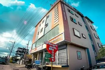 Hotel Honnasiri Residency