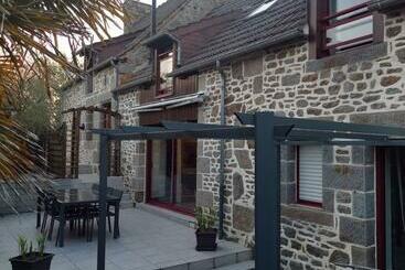 تختخواب و صبحانه Le Cottage De Lily