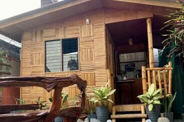 Appartements touristiques Solo Bamboo House In The Heart Of The City
