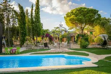 Ferienwohnungen Nice Majorcan Country House Sta Maria Del Camí By Renthousing
