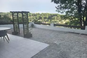 Turistihuoneistot Vue Magnifique, Jardin Et Petit Cocon En Provence