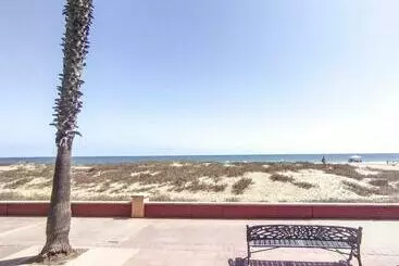 Apartamenty turystyczne Stunning 2 Bed Beach Apartment In Isla Canela