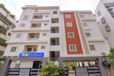 فندق Fab Srisai Hill View