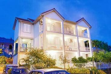 Ferienwohnungen Apartments Maxim