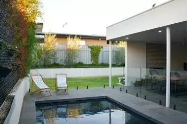 ツーリストアパートメント Luxury Family Home With Pool 3 Minutes From Cbd