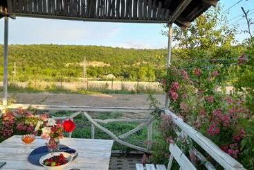 Жильё для туристов Riverside Villa