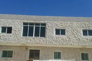 تختخواب و صبحانه Petra Paradise Home