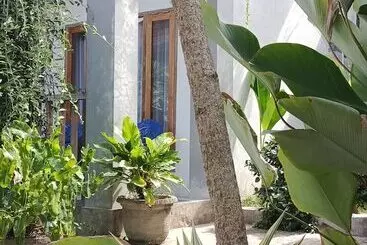 ツーリストアパートメント The Luxe Villas Lombok