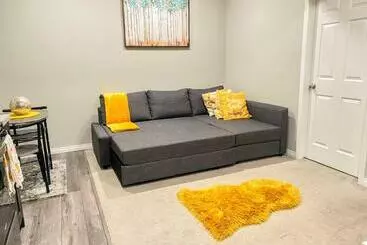 ツーリストアパートメント Cozy Newly Built And Cheerful 1 Bedroom Suite