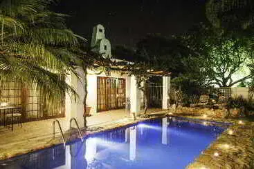 Hotel Gubas De Hoek Meet Eat Sleep