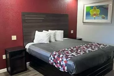 בית מלון כפרי Rodeway Inn