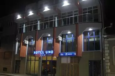 فندق Uno
