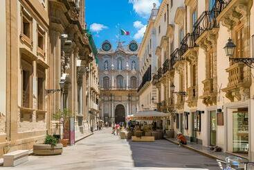 דירות לתיירים A Due Passi Dal Mare