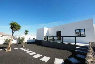 Tourist flats Private Apartment With Mountain And Sea Views, La Asomada, Lanzarote