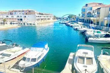 Appartements touristiques Magnifique Appart Marina Proche Plage Avec Parking