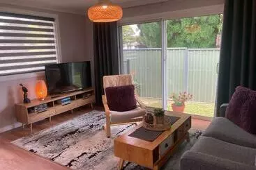 ツーリストアパートメント Oleander Cottage