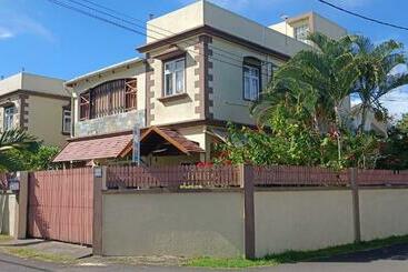 ツーリストアパートメント Villa Blue Marlin Apartments