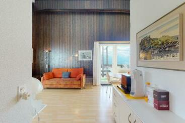 Жильё для туристов Perfect Start For Ski Touring, View From The 10th Floor !