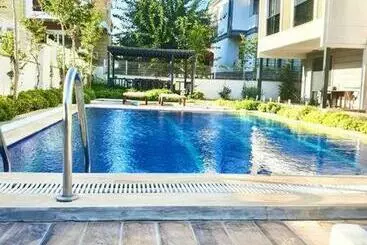 آپارتمان‌های توریست‌ها Eine Wunderschöne Wohnung Mit Pool Und Garten