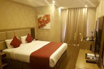 Hotel Ramada By Wyndham Bishkek Centre