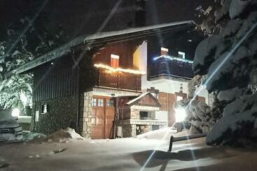 관광객 아파트 Vikendica Klara