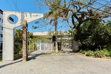 ツーリストアパートメント 843 Residencial Solar Das Bromélias 350 M Da Praia Bombinhas   Centro