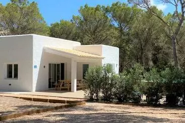 Apartamentos turísticos Can Valonsadero, Villa Con Piscina