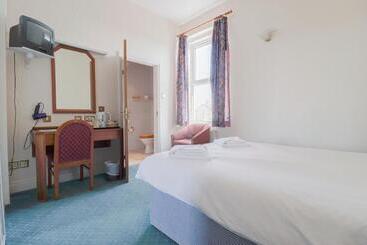 فندق Falcon S Nest