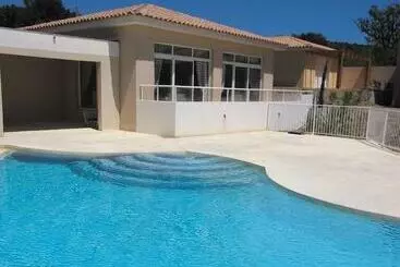 Отель Résidence Lagrange Vacances Les Bastides Des Chaumettes