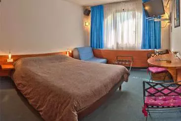 בית מלון כפרי Dauphin Blanc