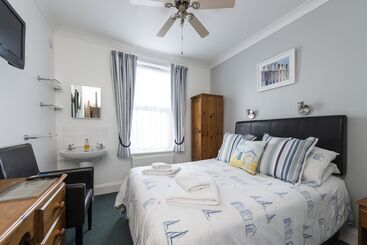 בית מלון כפרי The Pebbles Adults Only