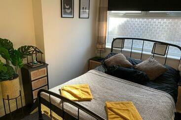 Vakantie-appartementen Cosy Wirral Home Near Liverpool With Free Parking!