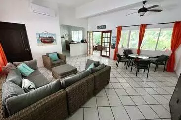 آپارتمانهای توریستها Villa Montana