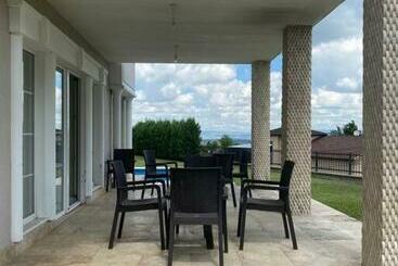 Appartamenti turistici Maşuki̇ye Günlük Ki̇ralik Vi̇lla