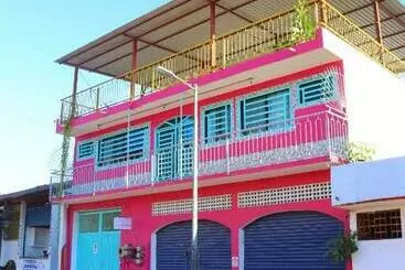 Majatalo Casa Mandarine , Amazing Private Rooms W Balcony, Rooftop, Hammocks, Ac, Smartv, 100mbs!