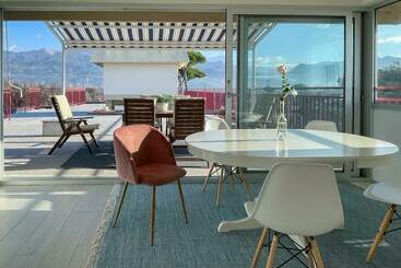 ツーリストアパートメント Newly Renovated Penthouse With Amazing Terrace