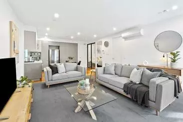 ツーリストアパートメント Pier Point 404  Luxe On Geelong Waterfront, 2 Bdrm