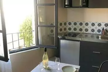 Turistihuoneistot Arles: Studio De La Place