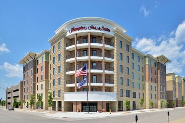 فندق Hampton Inn & Suites Des Moines Downtown